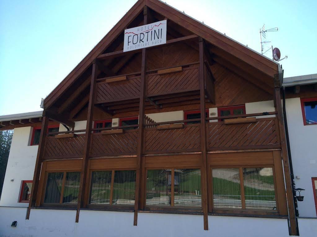 Hotel Fortini Мадонна-ді-Кампільйо Екстер'єр фото